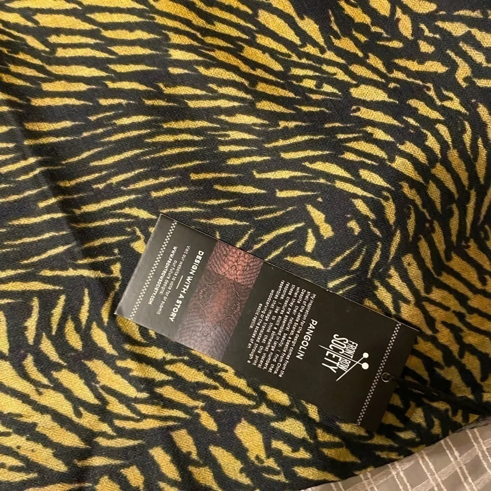 Front Row Society Pangolin Scarf 28” x 80” (FW)